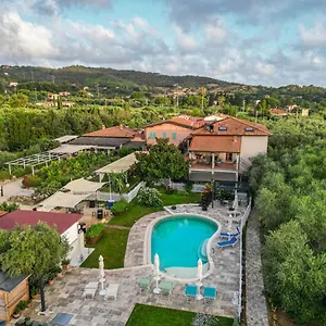 Vakantieboerderij Montefabbrello, Magazzini (Tuscany)